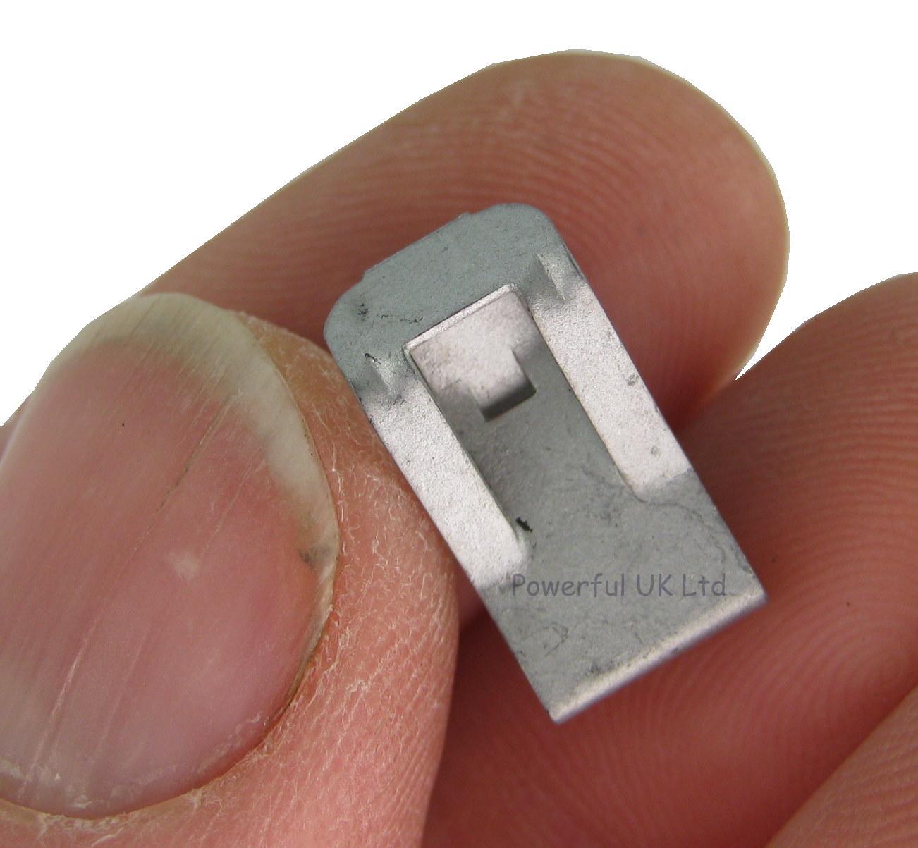 Metal Interior trim panel clip fastener x 4 - Genuine - for Land Rover Freelander 2