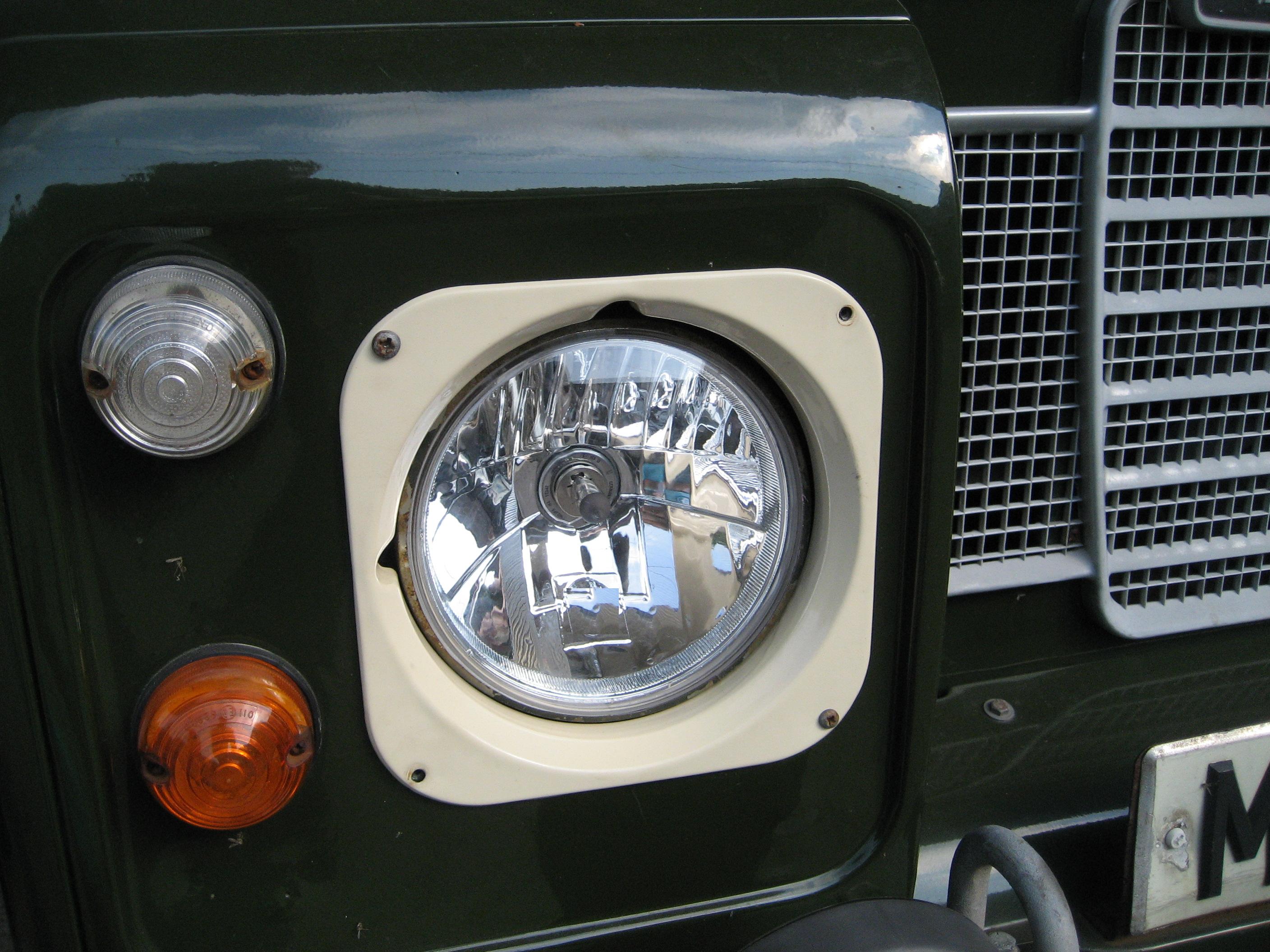 Headlight reflector for Land Rover Defender H4 TÜV new, CLEAR GLASS, Ersatzteile-Kategorien \ Beleuchtung \ Scheinwerfer