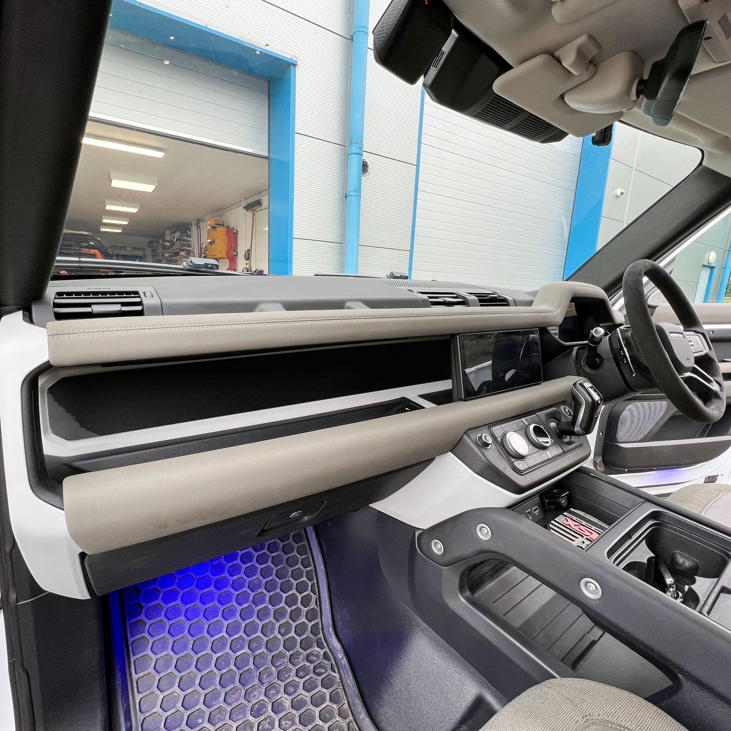 Aluminium Dashboard Fascia Panel Kit for Land Rover Defender L663 (RHD) - Santorini Black