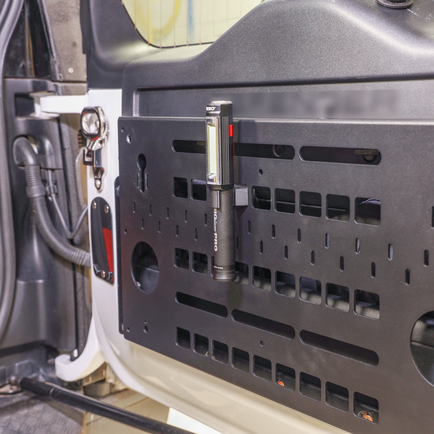 'Big Larry Pro' Torch + Mount Kit for Folding Picnic Table for Land Rover Defender L663 - Vertical