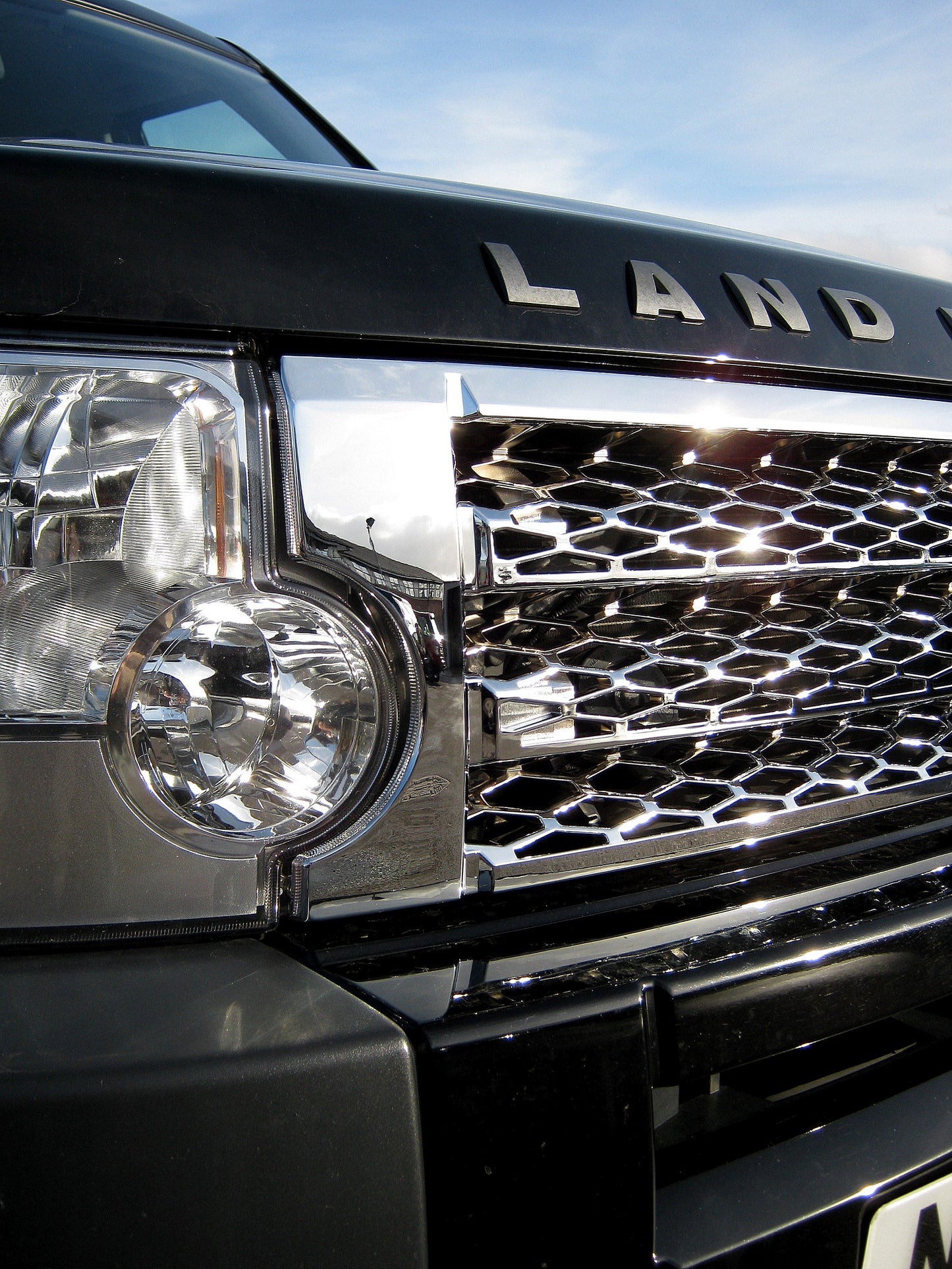 Supercharged Style Front Grille in Chrome for Land Rover Discovery 3