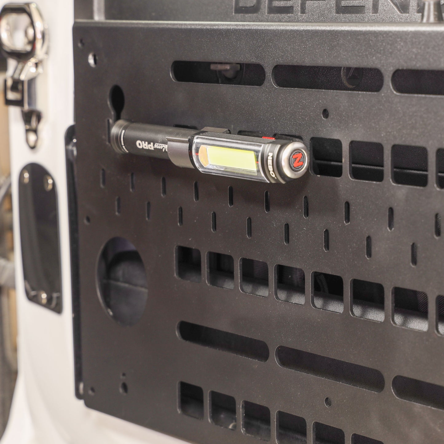 'Big Larry Pro' Torch + Mount Kit for Folding Picnic Table for Land Rover Defender L663 - Horizontal