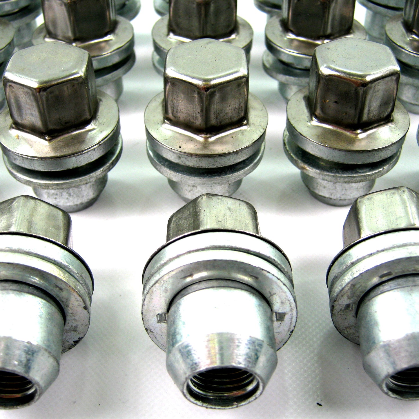 20 pc Wheel nut kit to fit Range Rover Sport L494