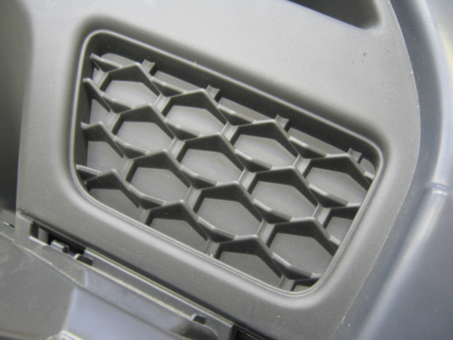 Front Bumper (including Front Tow Eye, Fog Bezels & Number Plate Plinth) for Range Rover Sport L320 2010 Autobiography