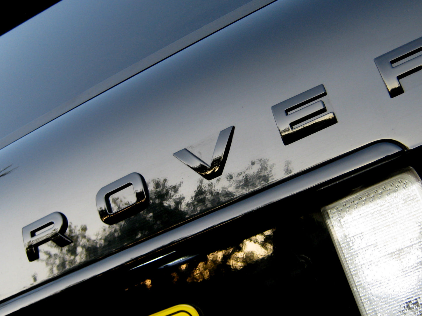 Rear Tailgate Trim Strip - Gloss Black for Range Rover L322