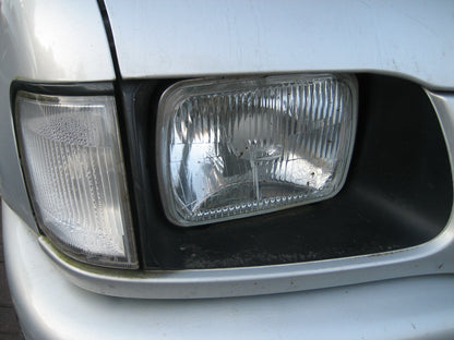 Vauxhall Brava Halogen Headlight - Pair - RHD
