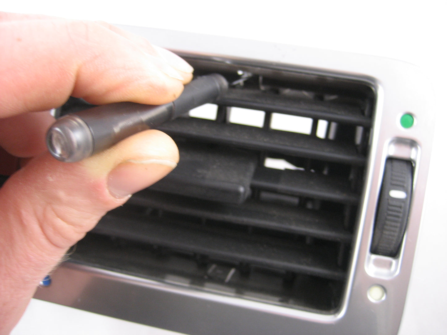 Center Air Vent Fascia Panel - Lined Oak for Range Rover L322