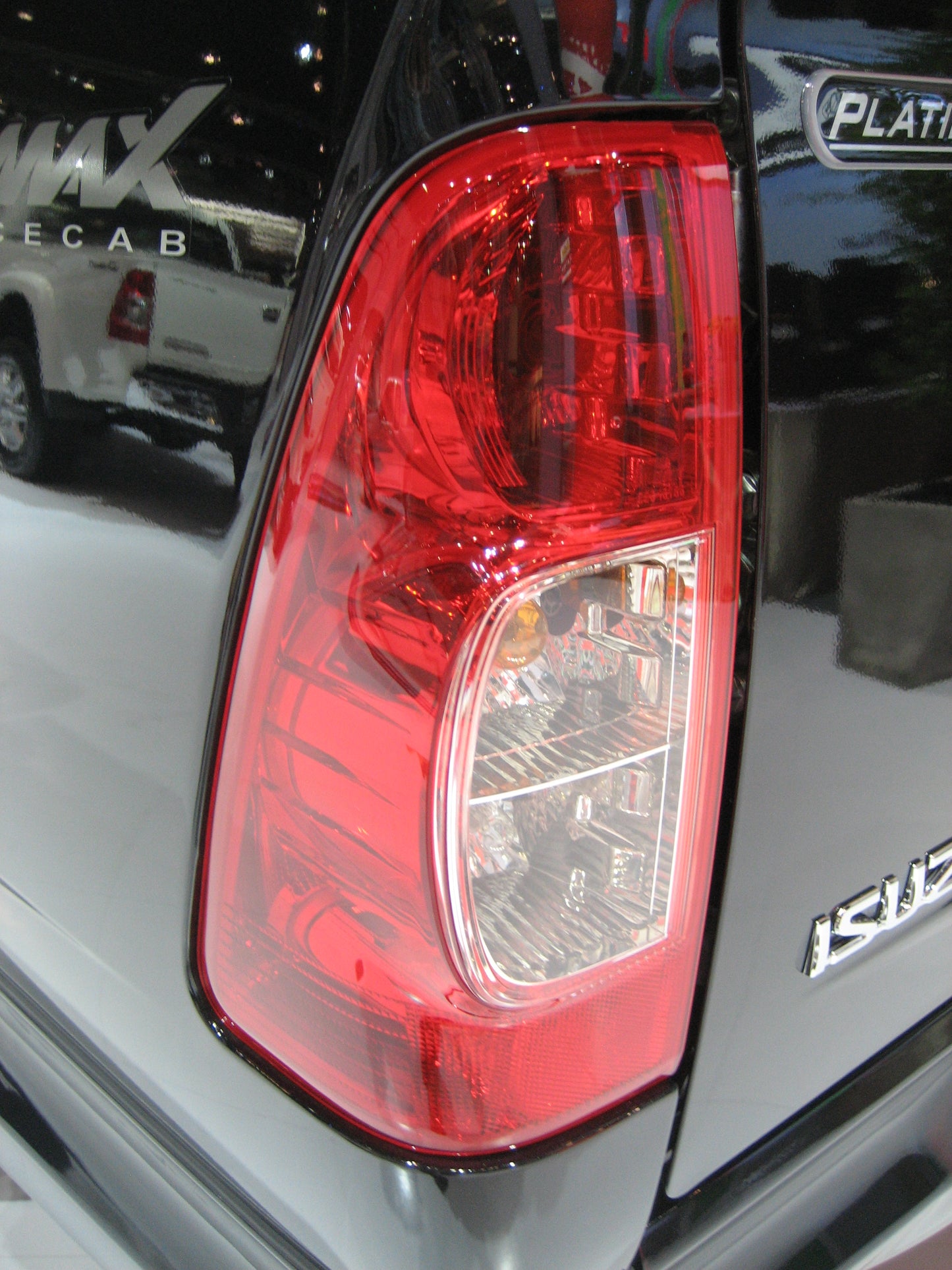 Isuzu Rodeo 2007 Rear Light Assembly & Loom - LH