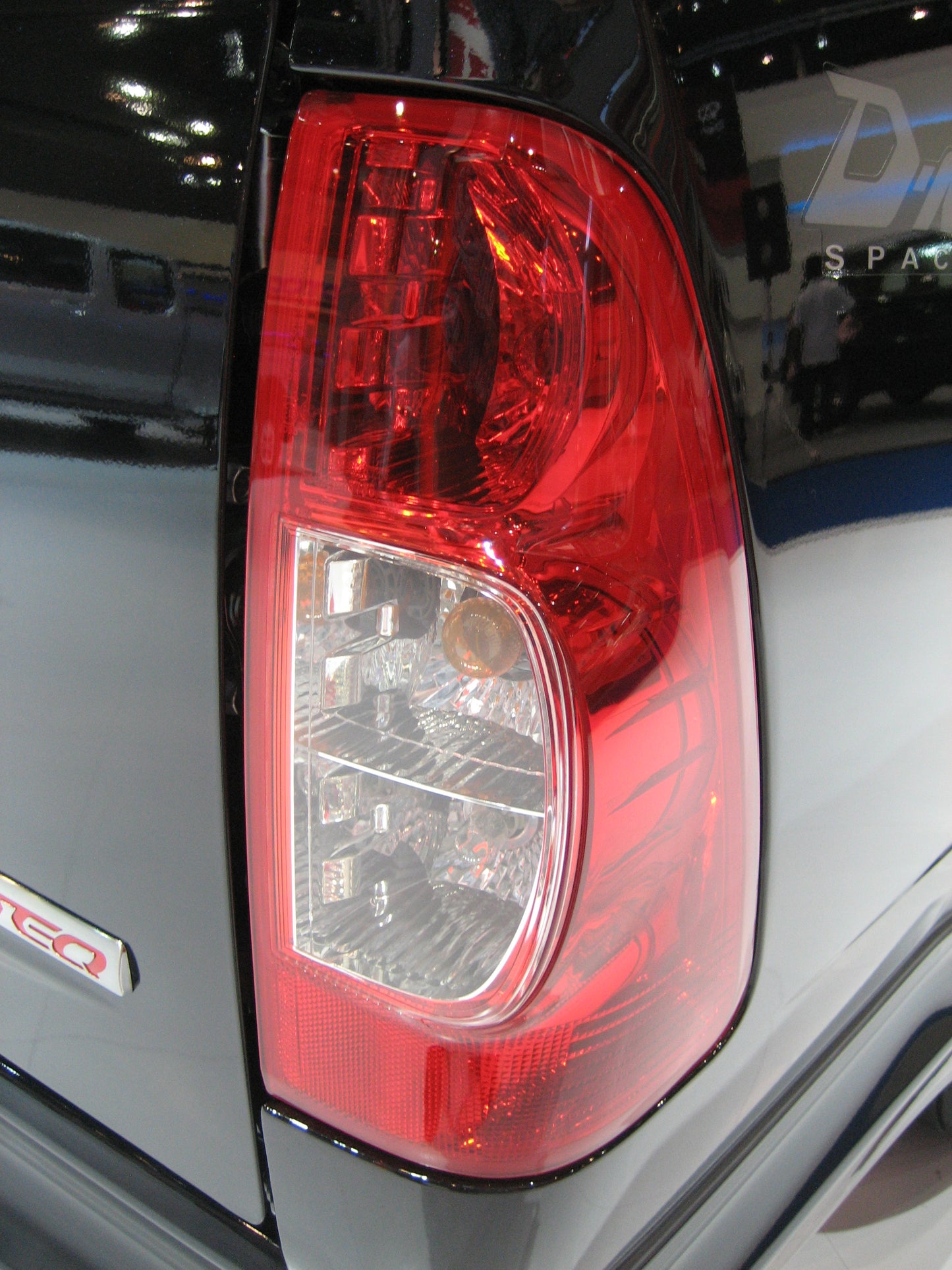 Isuzu Rodeo 2007 Rear Light Assembly & Loom - RH