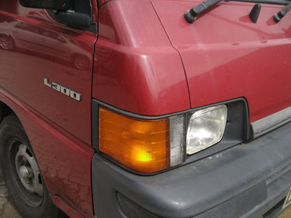 Halogen Headlight Mitsubishi L300 Van - Each - RHD