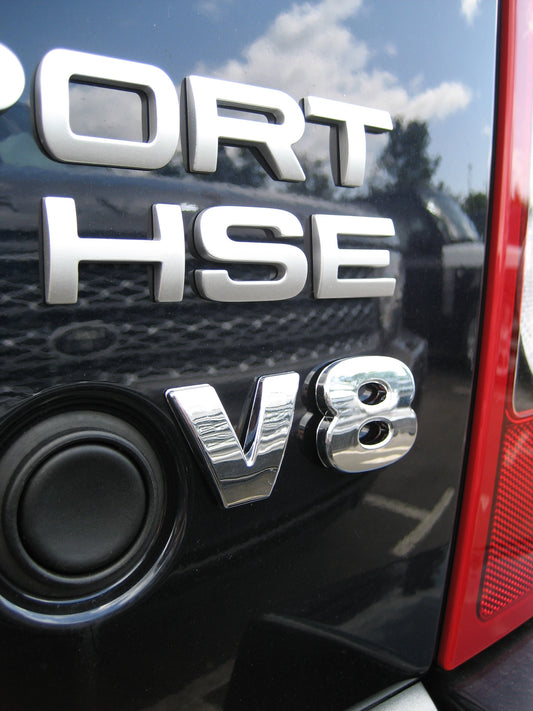 "V8" Lettering - Chrome - for Range Rover Sport