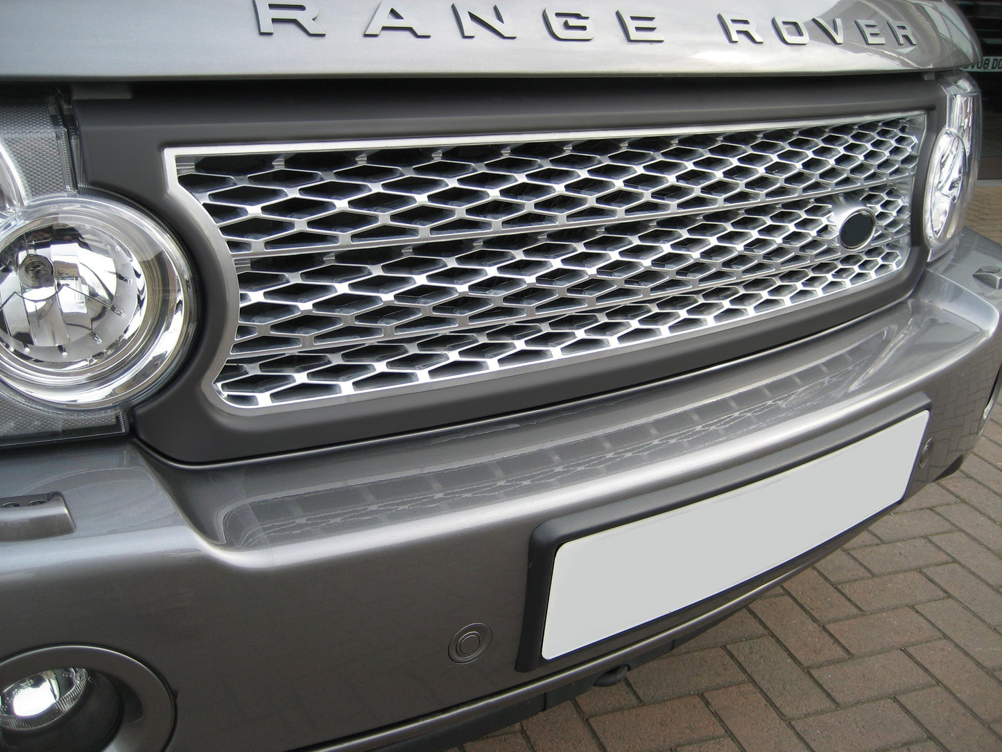 "Supercharged Style" Grille for Range Rover L322 05-09 - Grey + Silver