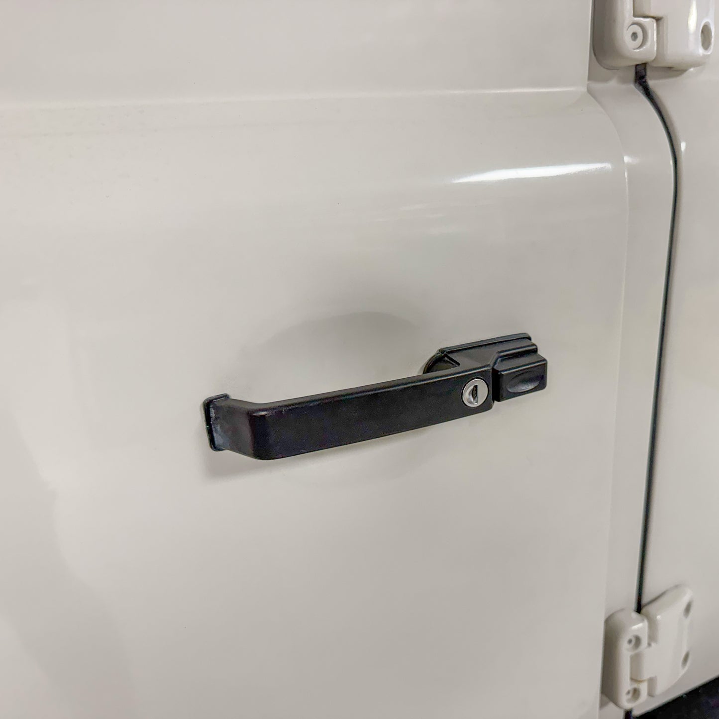 Front Left Door Handle for Land Rover Classic Defender