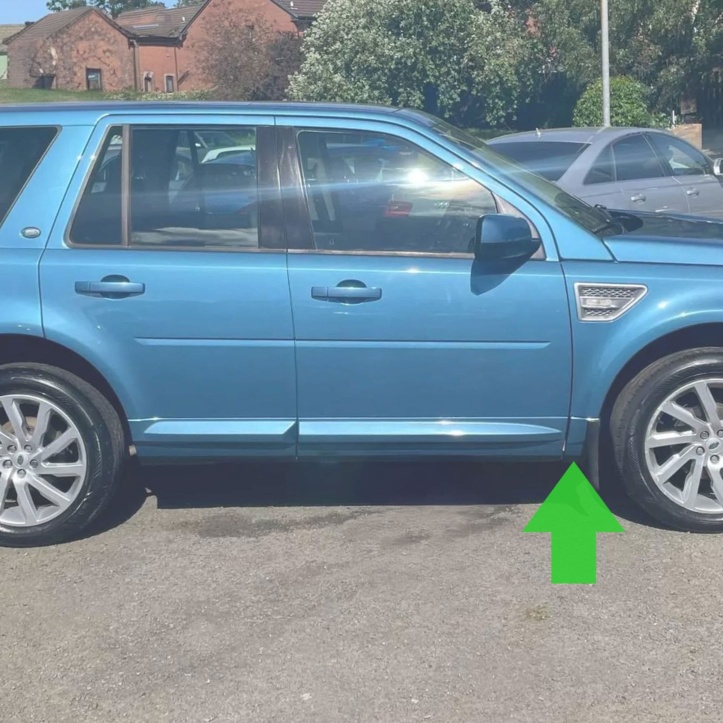 Lower Door Moulding in Primer - Front Right Small Section - for Land Rover Freelander 2
