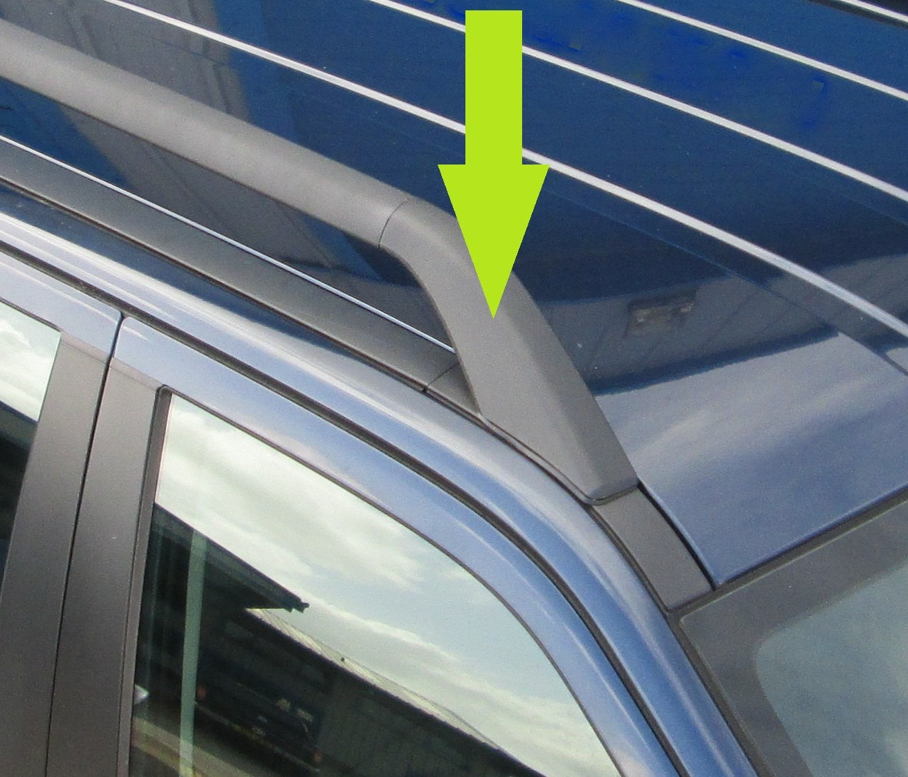 Land Rover Freelander 2 Genuine Roof Rail Foot Cover - Front - Right