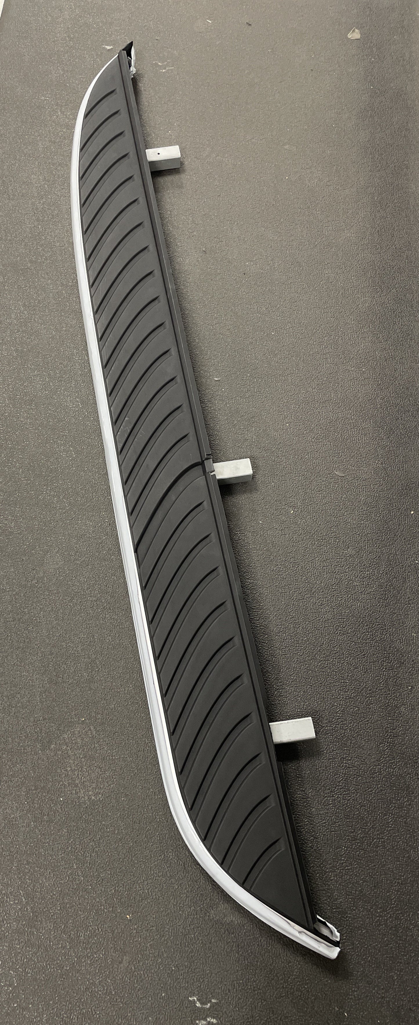 B-GRADE - Genuine Replacement SIDE STEP ONLY for Land Rover Freelander 2 - LEFT