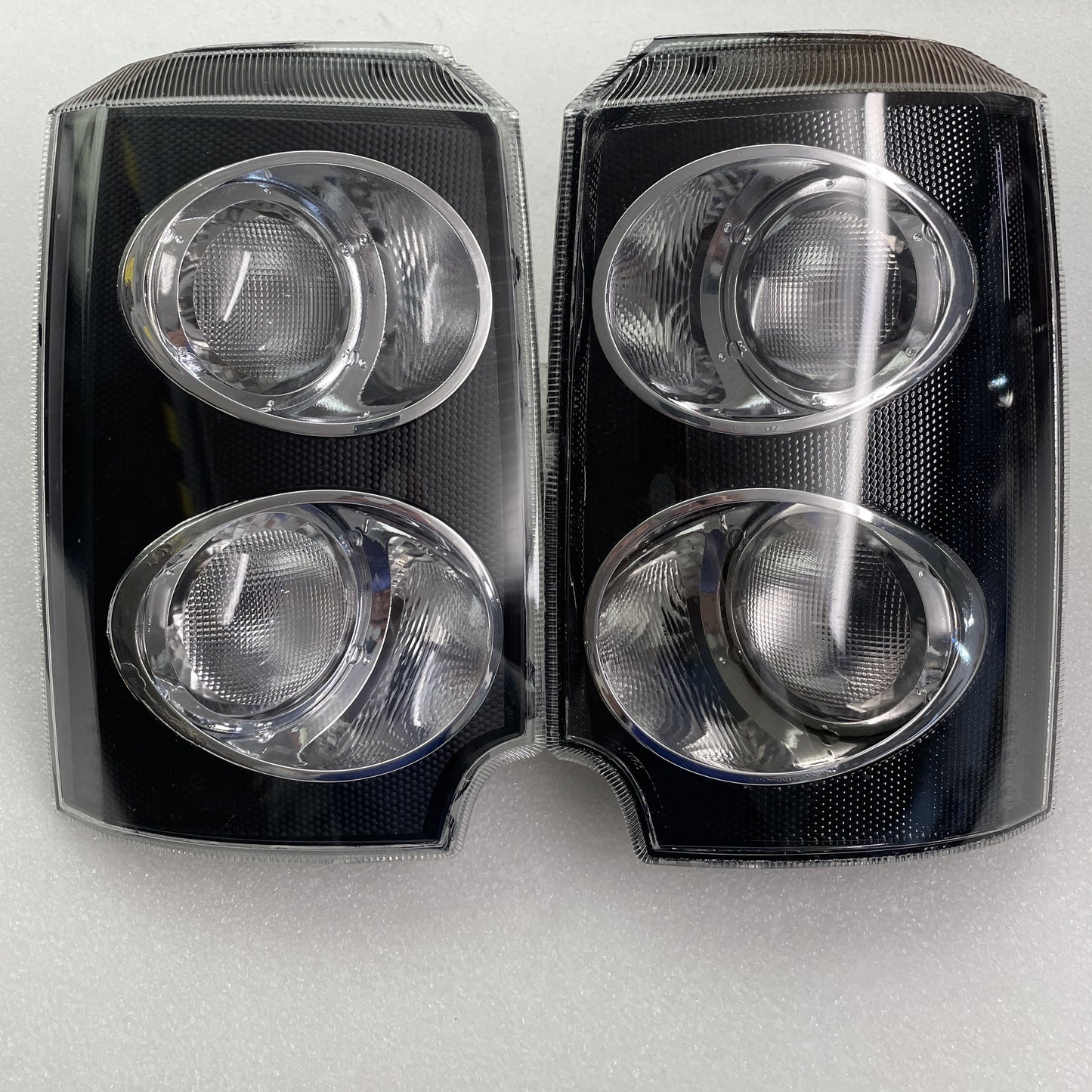 B-GRADE - Front Side Light / Indicator Assembly for Range Rover L322 - Clear Indicator/Black Body - PAIR