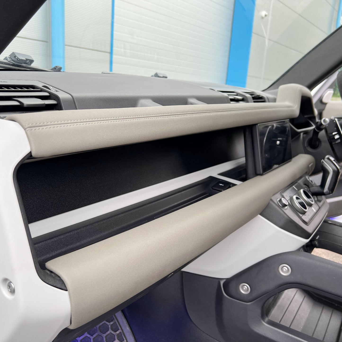 Aluminium Dashboard Fascia Panel Kit for Land Rover Defender L663 (RHD) - Textured Black