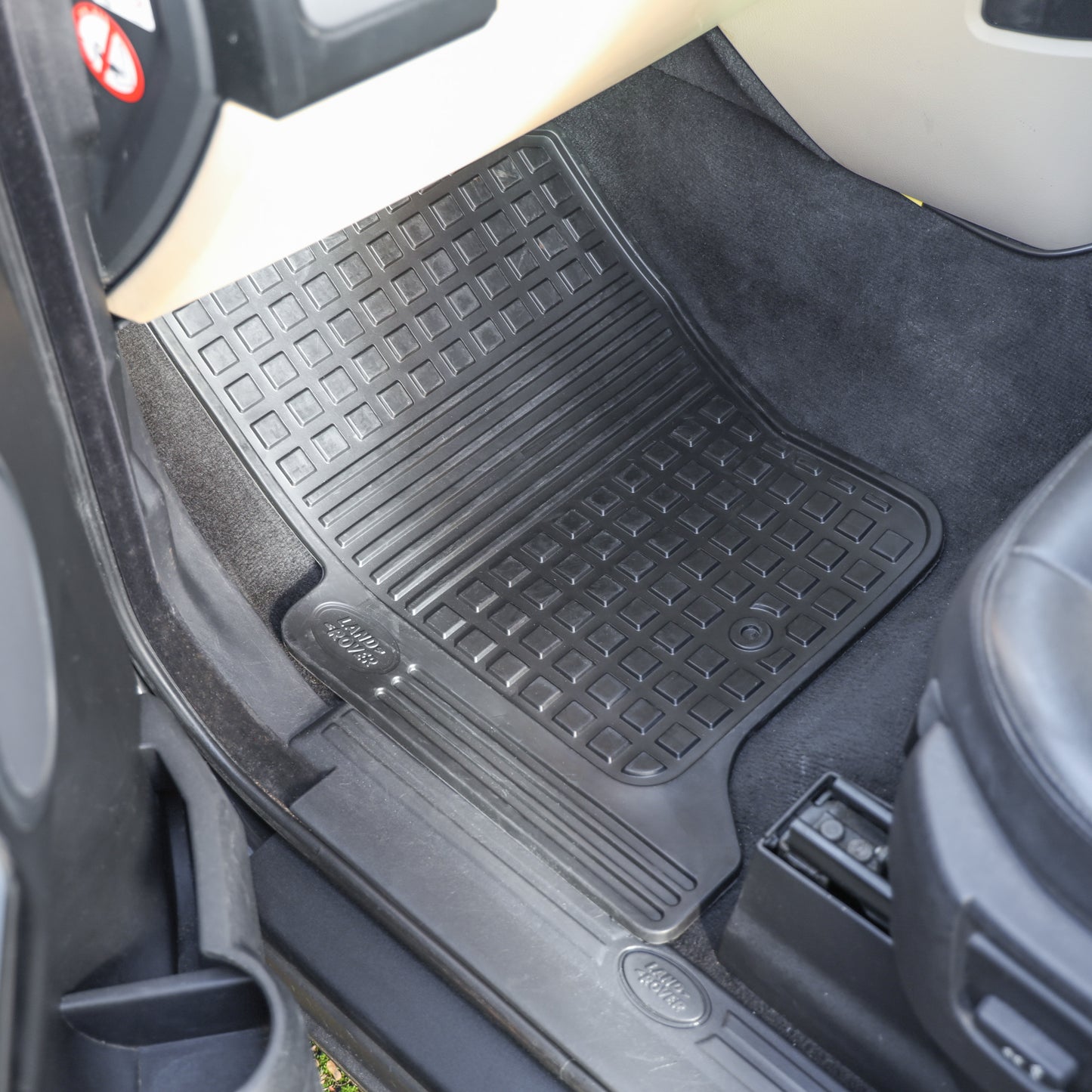 Rubber Floor Mat Set (Genuine) - RHD - for Land Rover Discovery 4