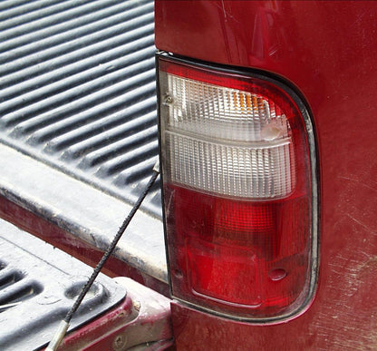Rear Light Assembly - RH - for Toyota Hilux Mk4/5