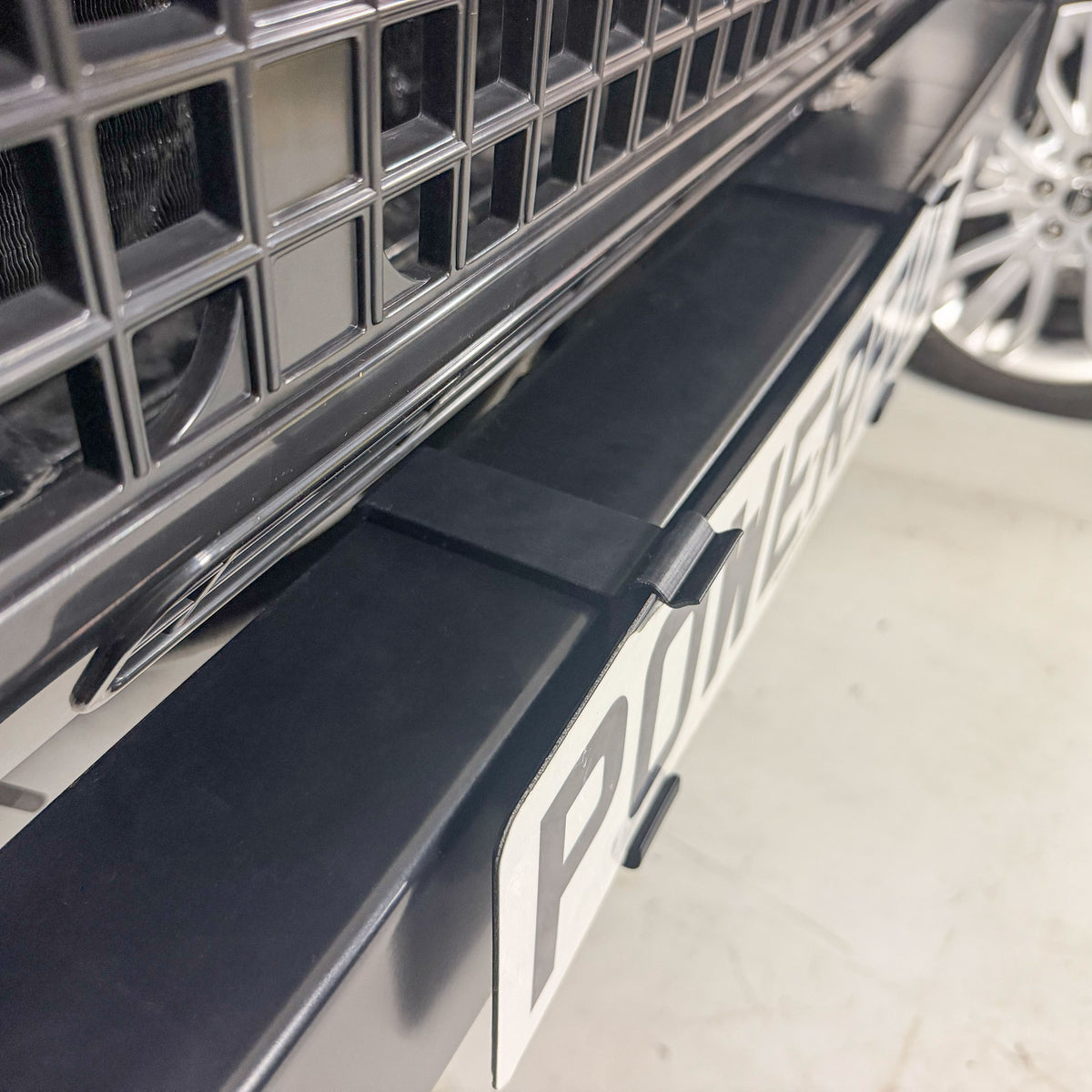 2x Square Bumper Number Plate Holders for Land Rover Classic Defender