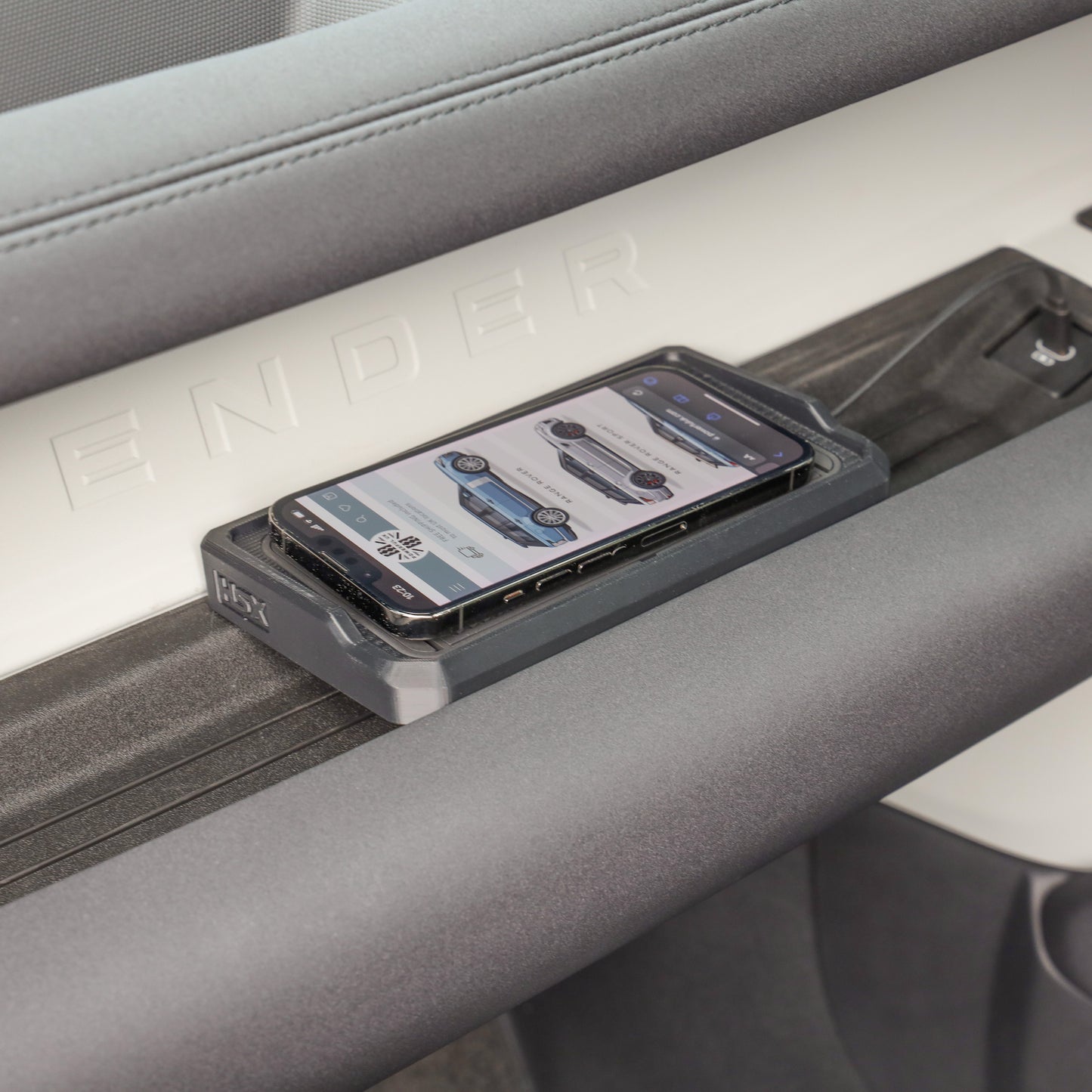 Passenger Side Wireless Phone Charging Tray for Land Rover Defender L663 (USB-C)