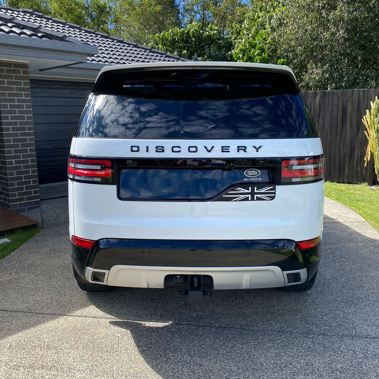 Tailgate Decal - Union Jack - Matt Black for Land Rover Discovery 5