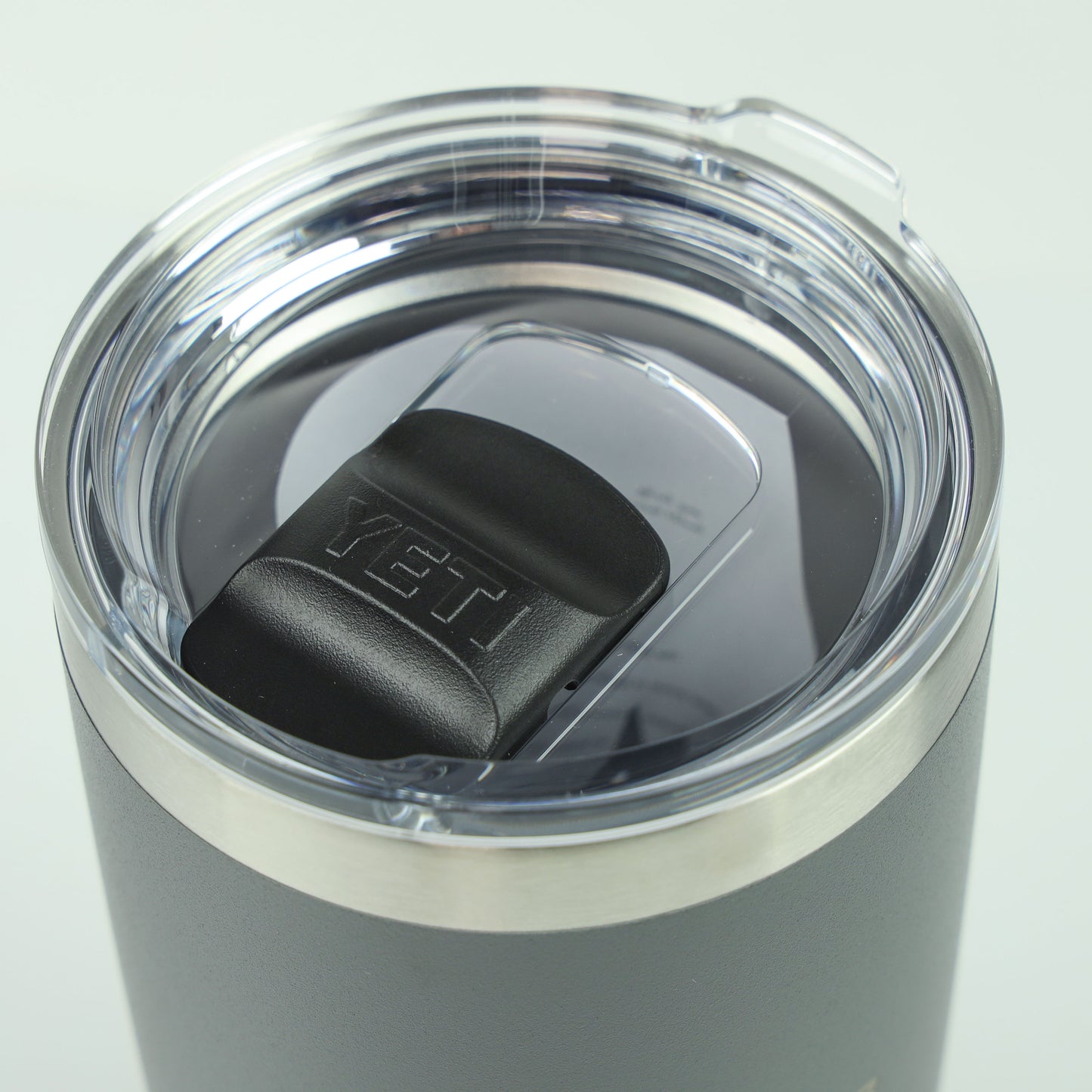 DEFENDER x YETI Rambler Tumbler - 20oz/591ml