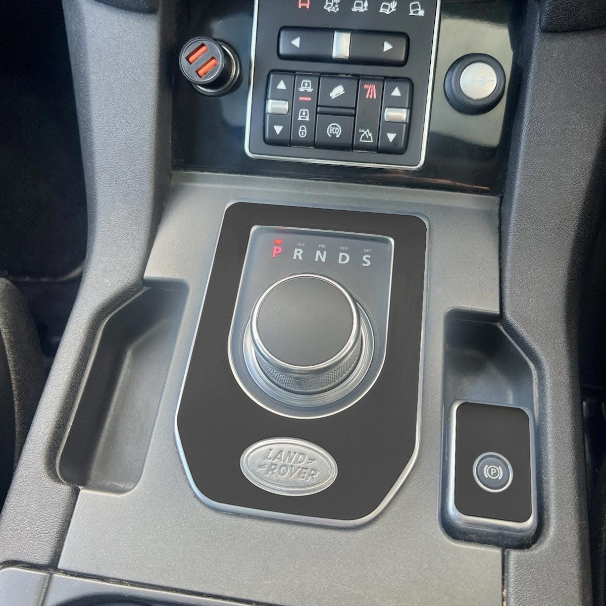 Cover Vinyl for Gear Surround and Handbrake for Land Rover Discovery 4