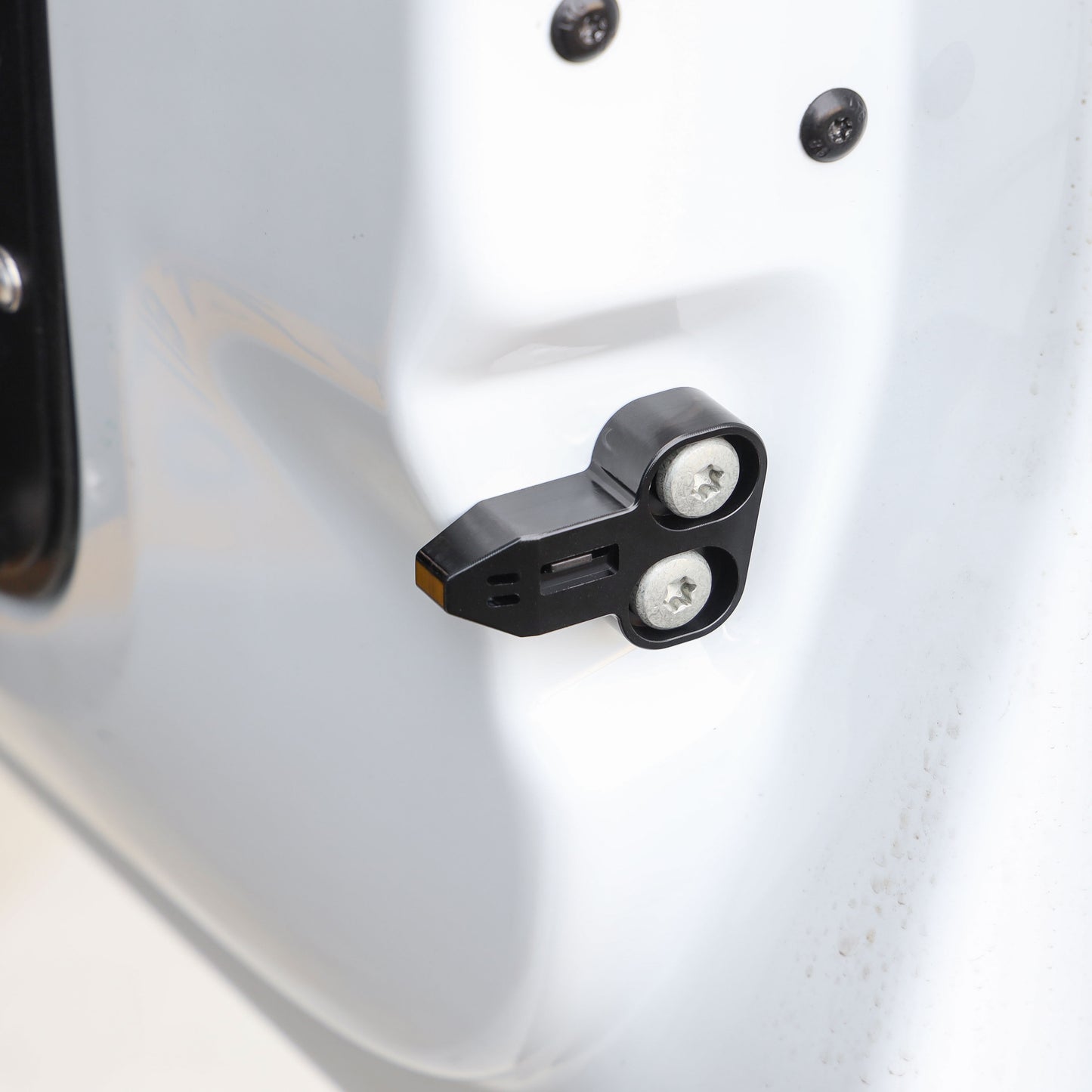Aluminium Rear Door Wedge for Land Rover Defender L663 - Black