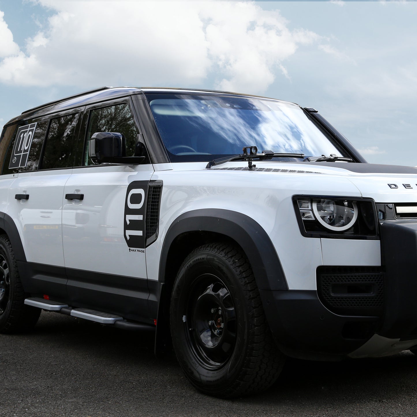 Door/Side Vent Decal Kit - '110' - Matte Black for Land Rover Defender L663