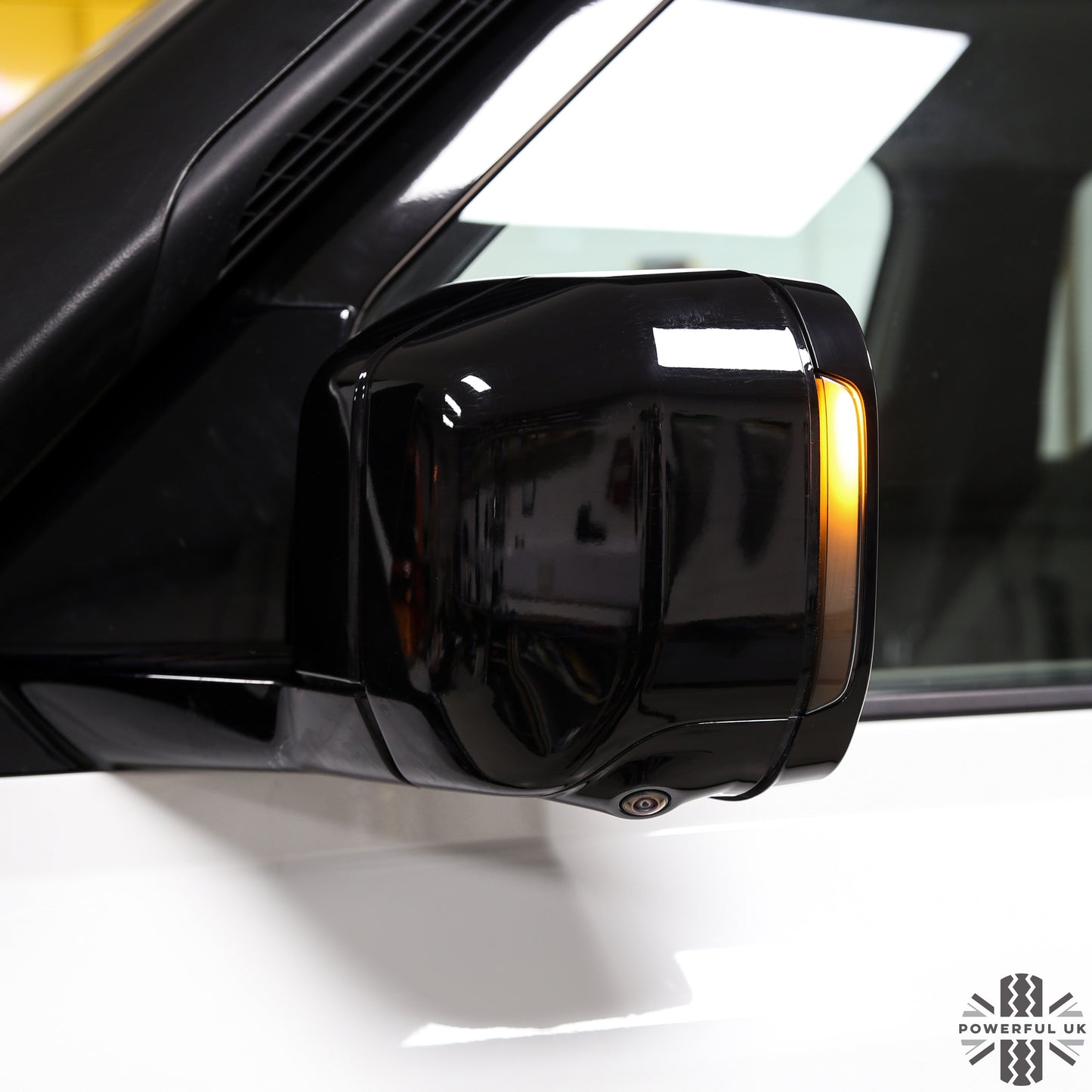 Dynamic Sweep Indicators for Land Rover Defender L663