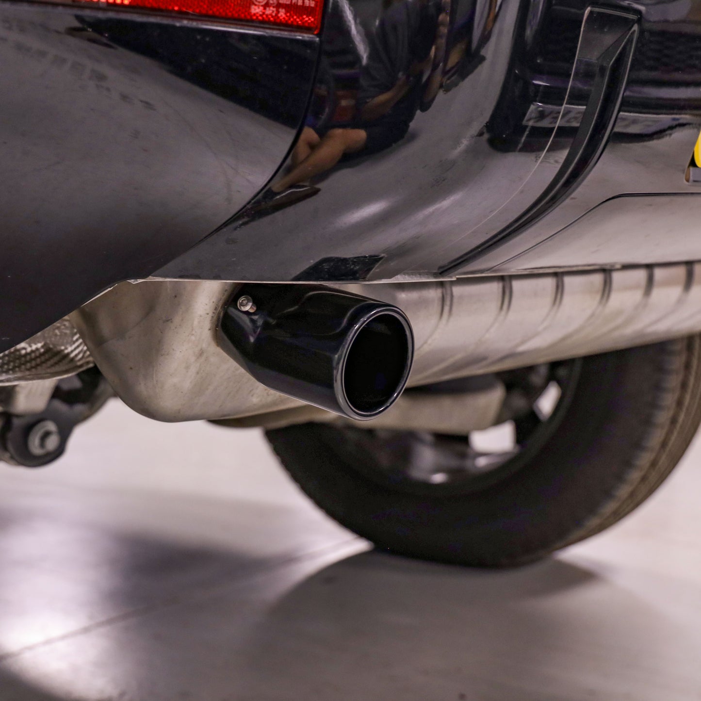 Exhaust Tips for Land Rover Defender L663 (for 65mm exhaust) - Cerakote Glacier Black
