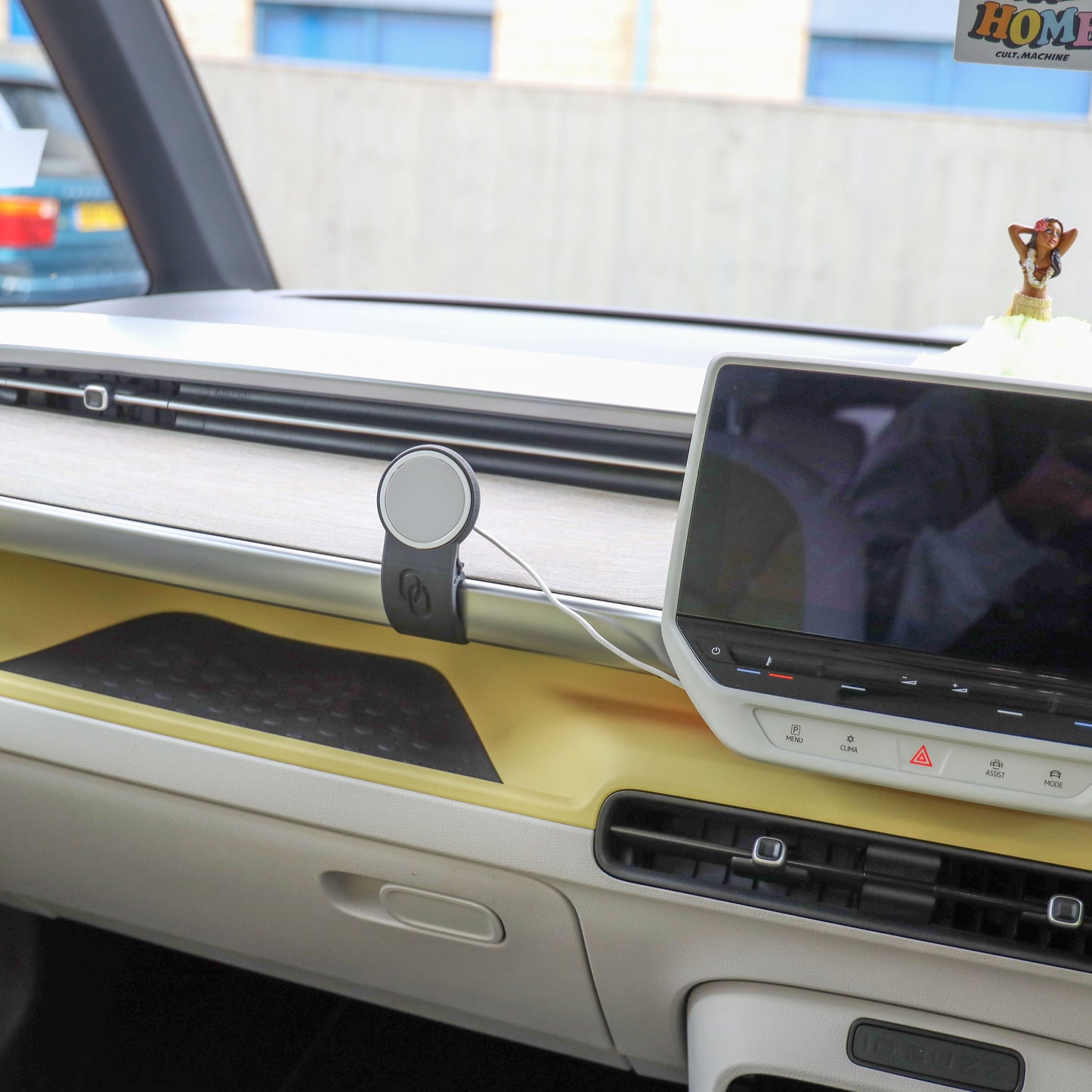 Dashboard Phone Mount for VW ID. Buzz - 2024+ Magsafe Version