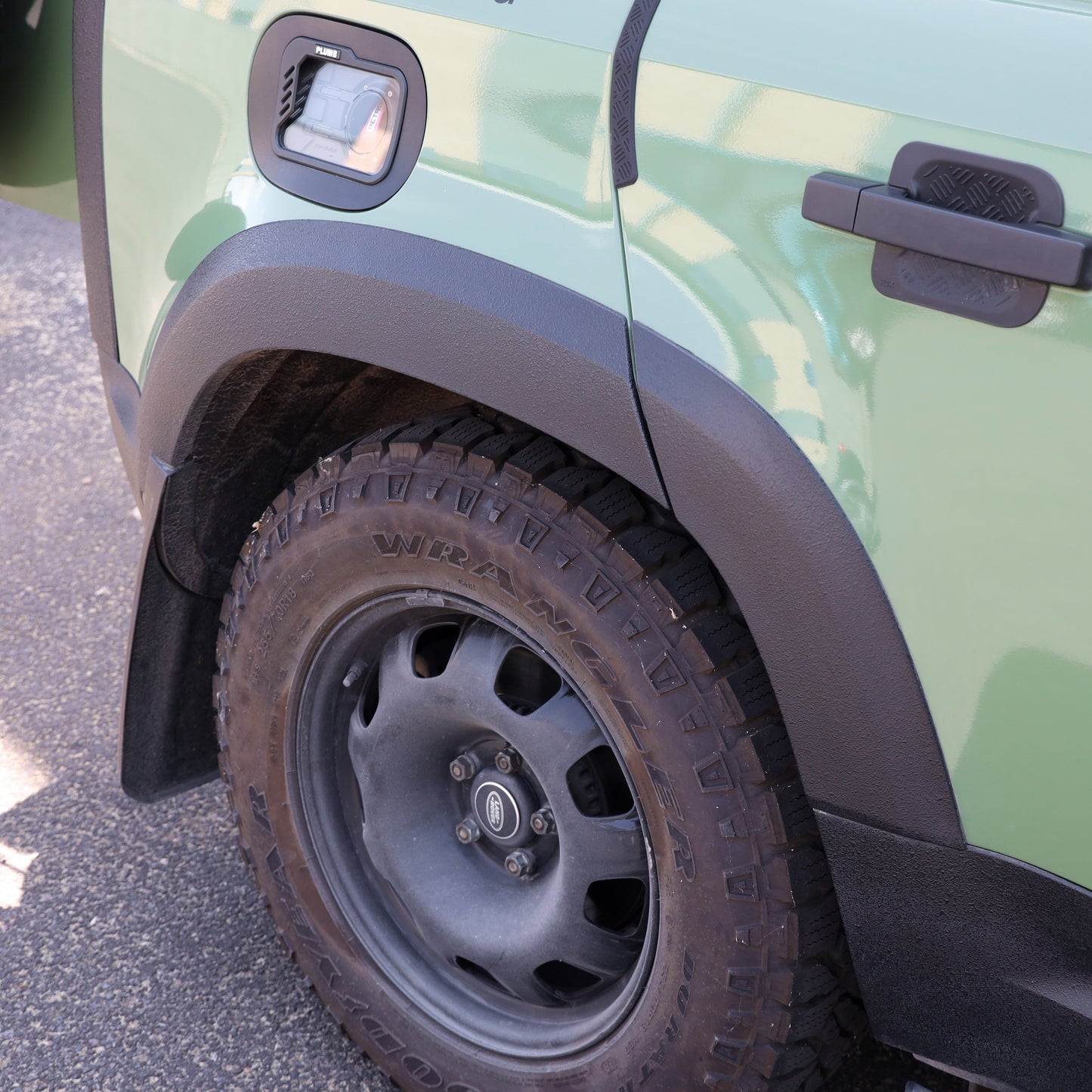Extended Wheel Arch Set in Raptor Black for Land Rover Defender L663 (110 model)