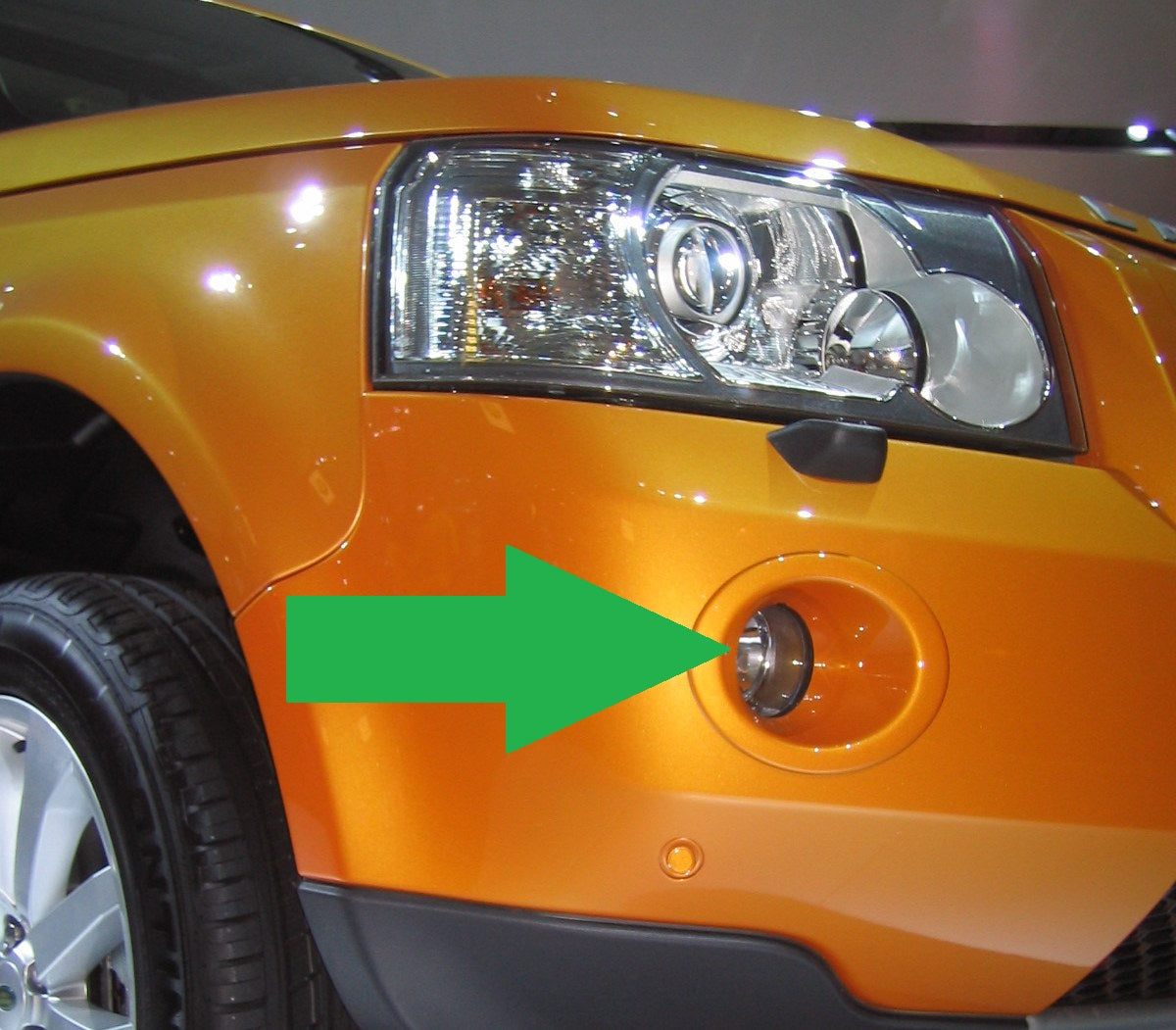 Front Bumper Fog Lamp Bezel in primer for Land Rover Freelander 2 - RH