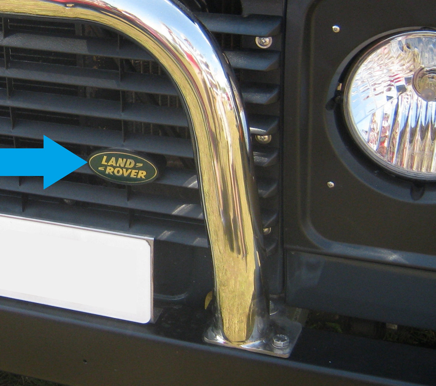 Front Grille Badge + Plinth - Black & Silver - For Land Rover Defender