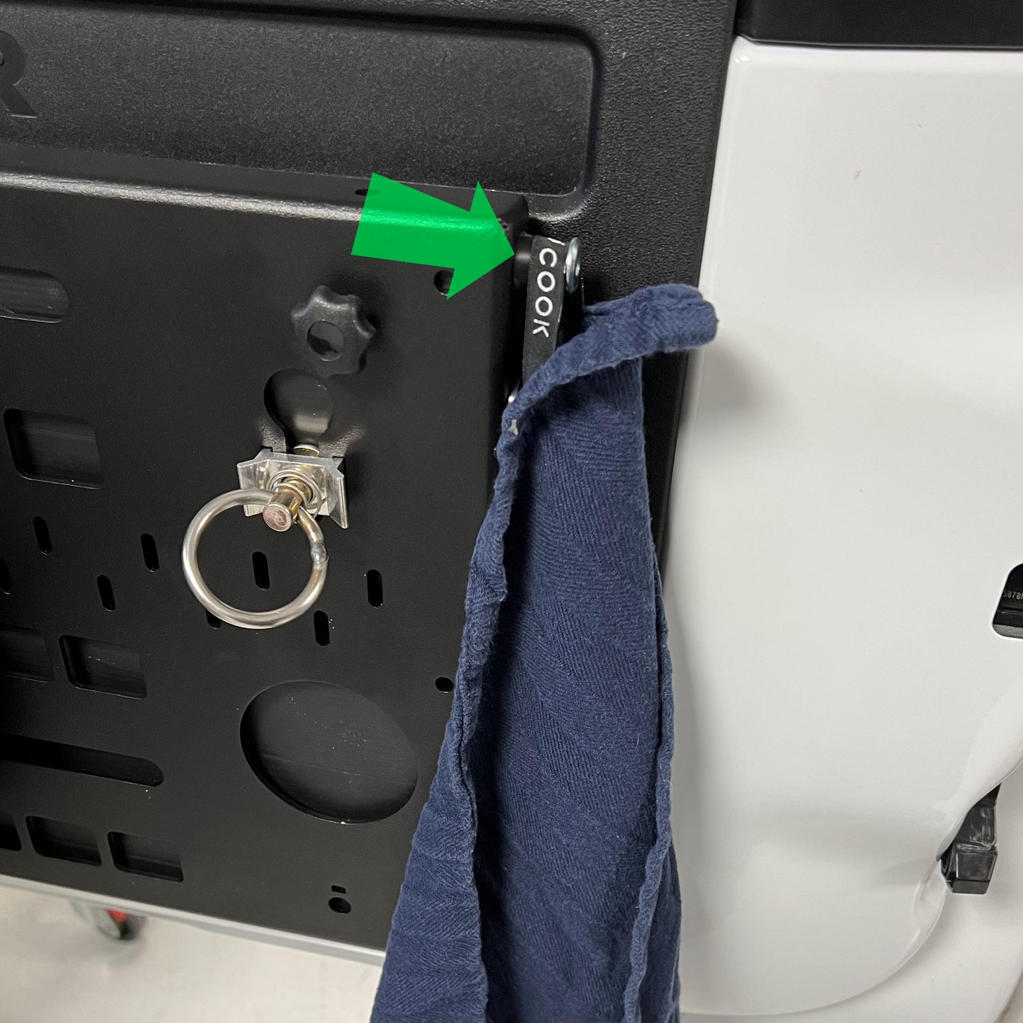 4x Hooks/Hangers for Land Rover Defender Folding Picnic Table