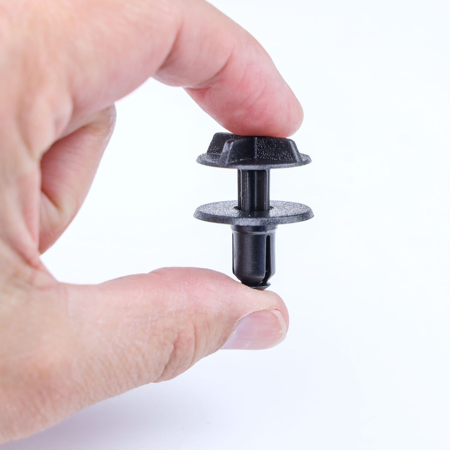 5pc Clips for the Battery Cover on the Land Rover Discovery Sport