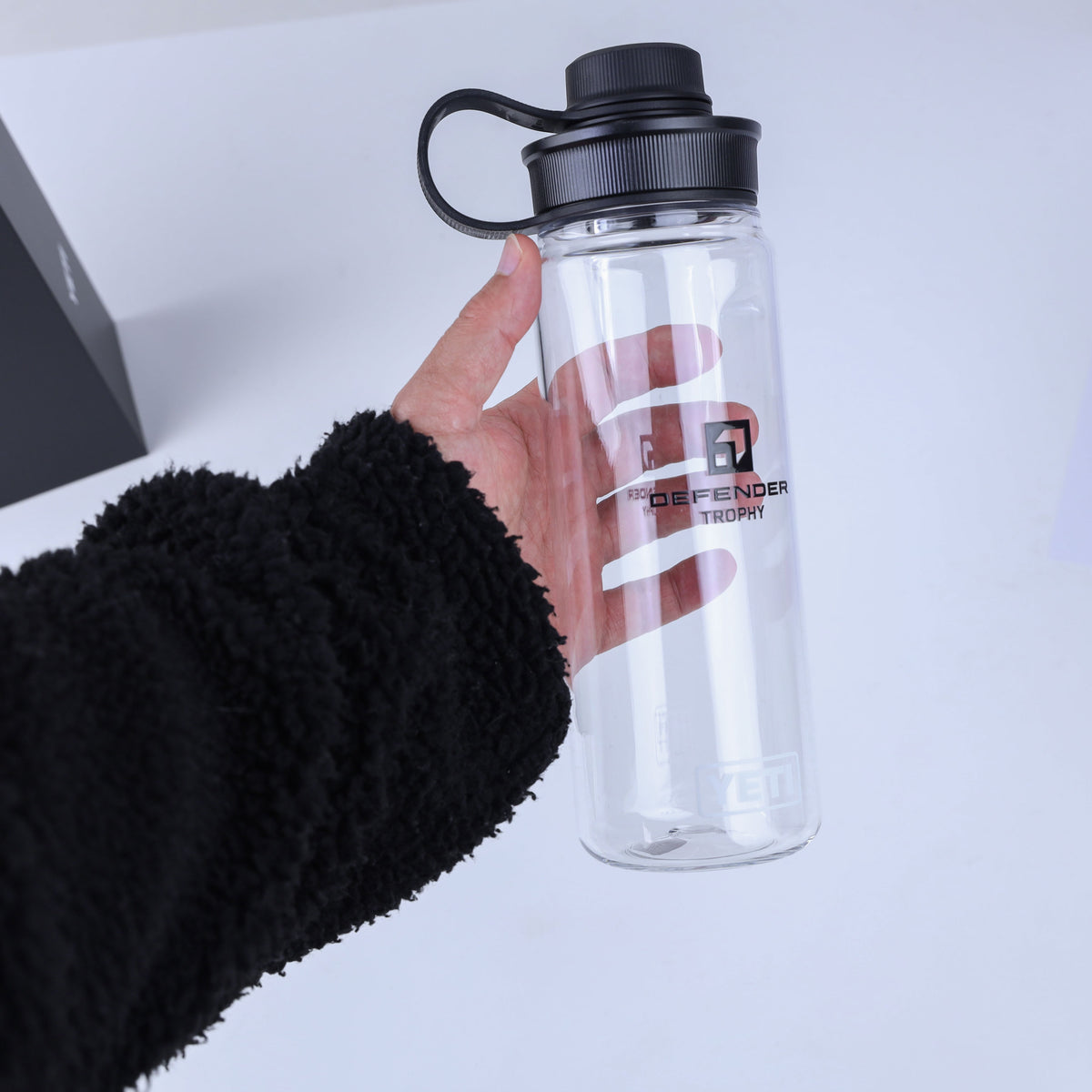 DEFENDER Trophy x YETI Yonder Water Bottle 25oz/750ml