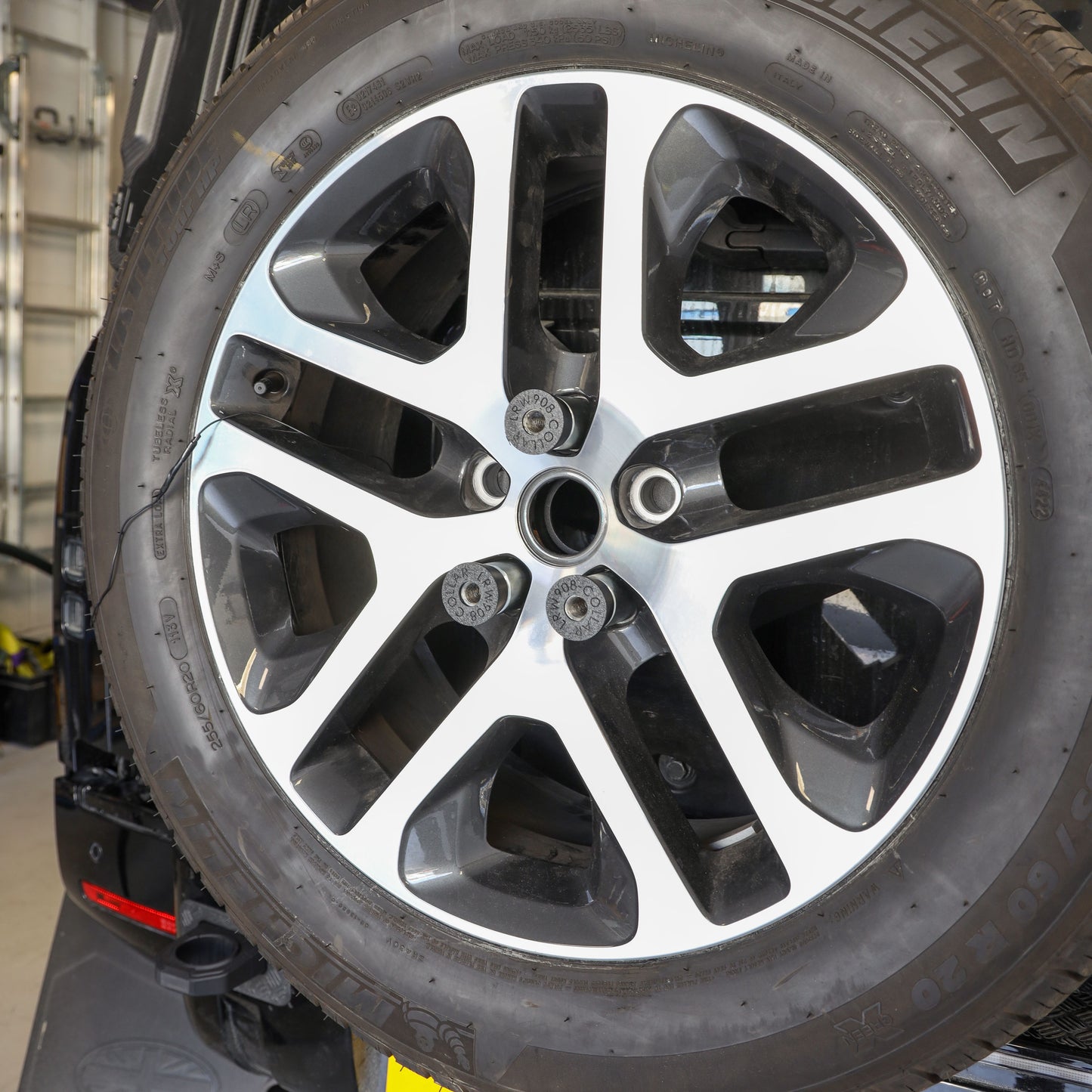 Extended Wheel Nut Kit for Land Rover Defender L663