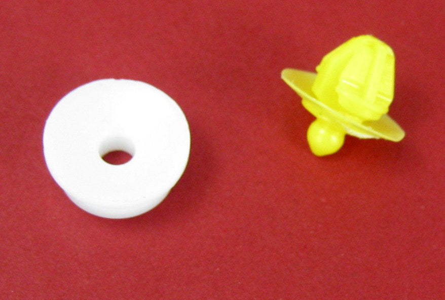 Yellow & White plastic wheel arch door moulding clips for Land Rover Freelander 2 - 10 pack