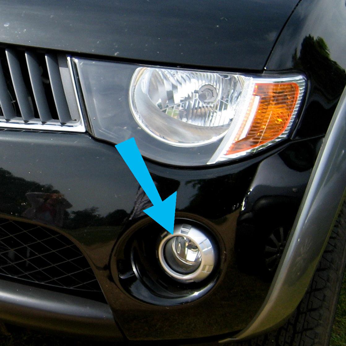 Front Bumper Fog Light for Mitsubishi L200 - LH