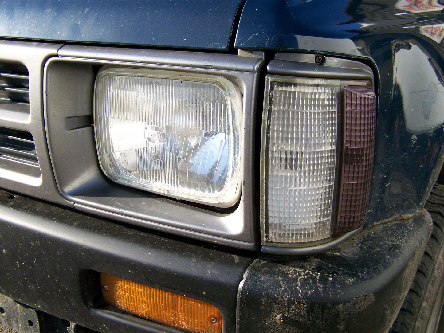 Toyota Hilux Mk2 Corner Light Assembly - LH