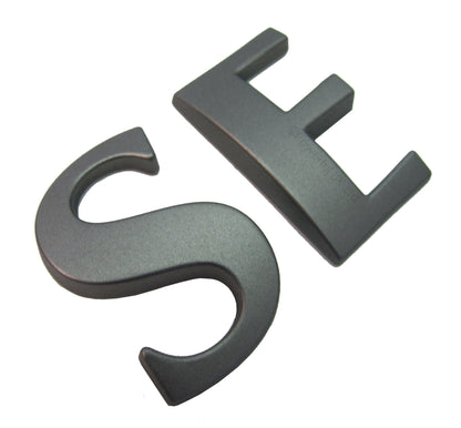 "SE" Lettering - Brunel Grey (Genuine) for Range Rover L322