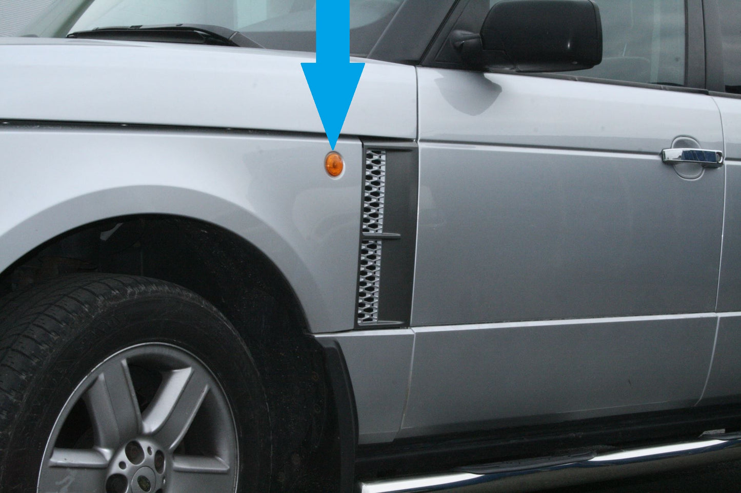 LED Dynamic Sweep Side Repeaters for Range Rover L322 (Pair) - Smoked