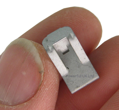 Metal Interior trim panel clip fastener x 4 - Genuine - for Land Rover Discovery 3 & 4