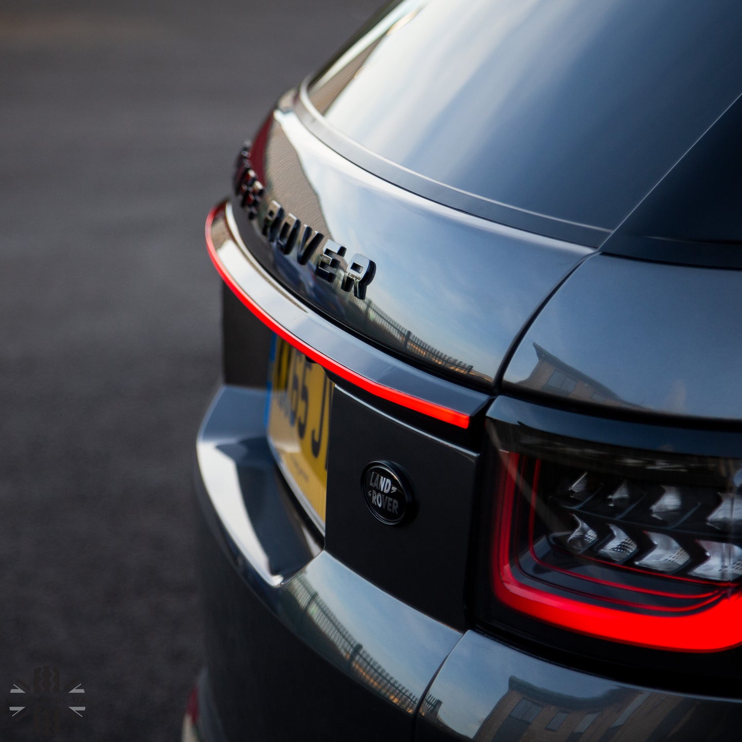 Rear Tailgate LED Lightbar for Range Rover Sport L494 WITHOUT reverse camera - RED Lens