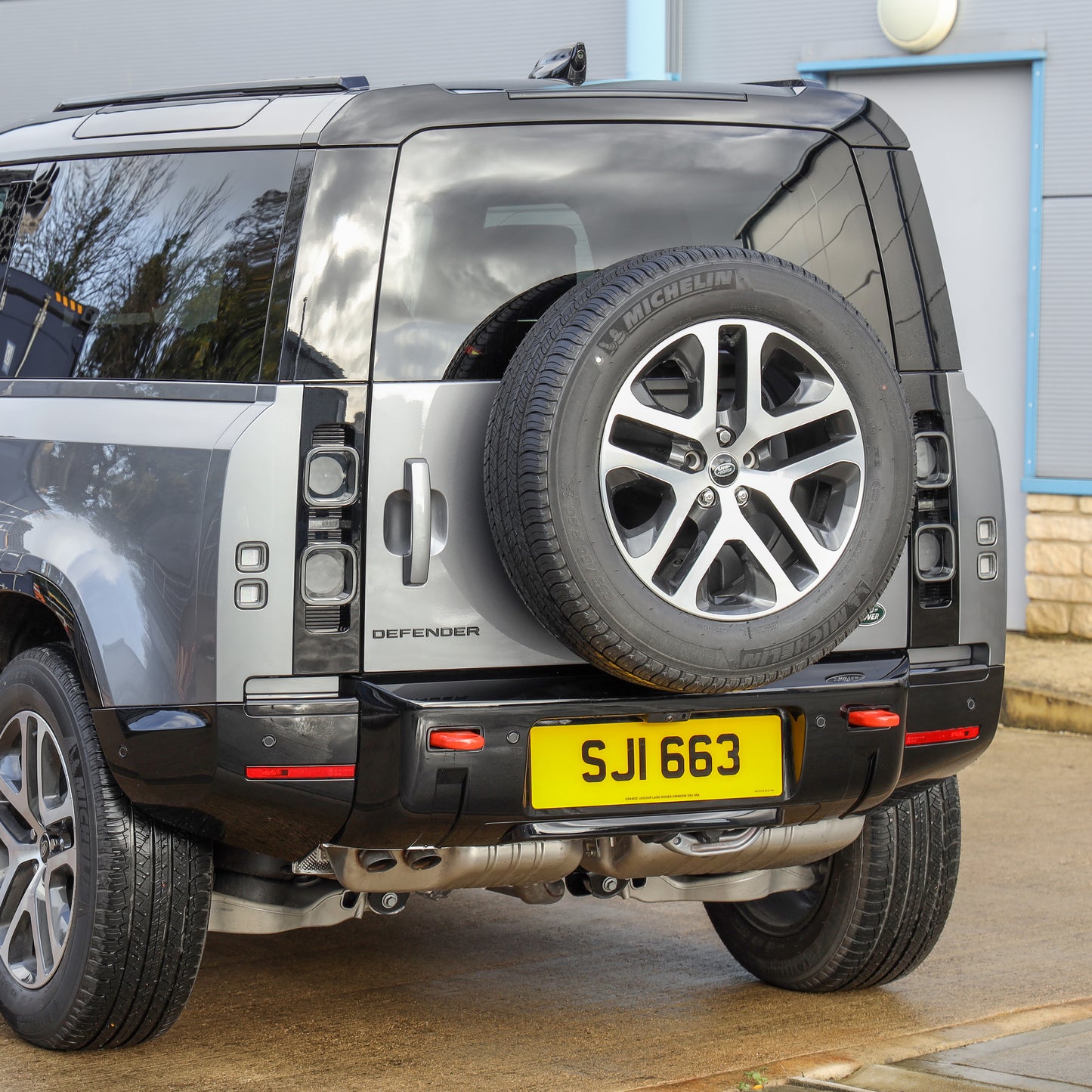 Rear Bumper Kit for Land Rover Defender L663 - Gloss Black