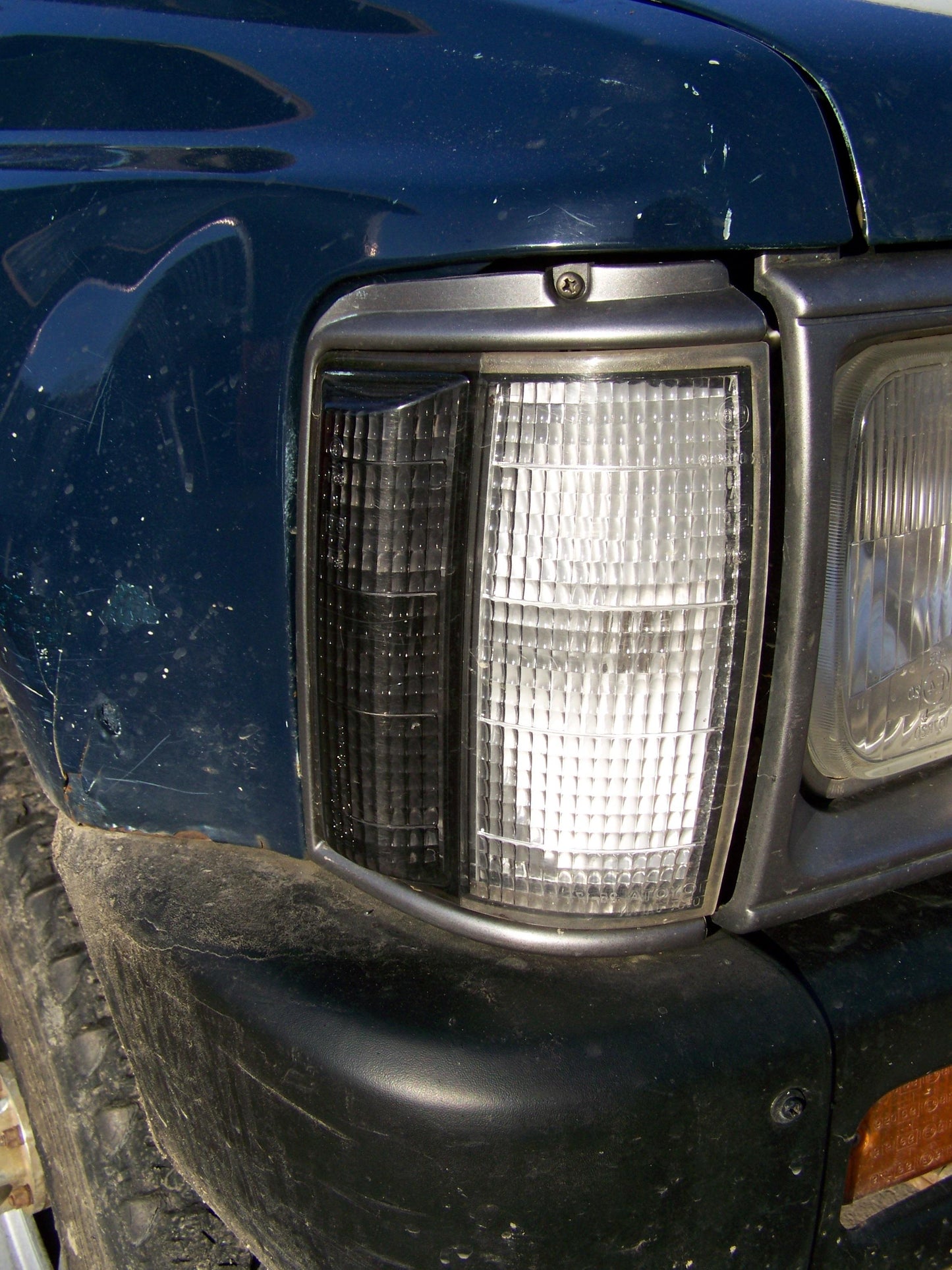 Toyota Hilux Mk2 Corner Light Assembly - RH